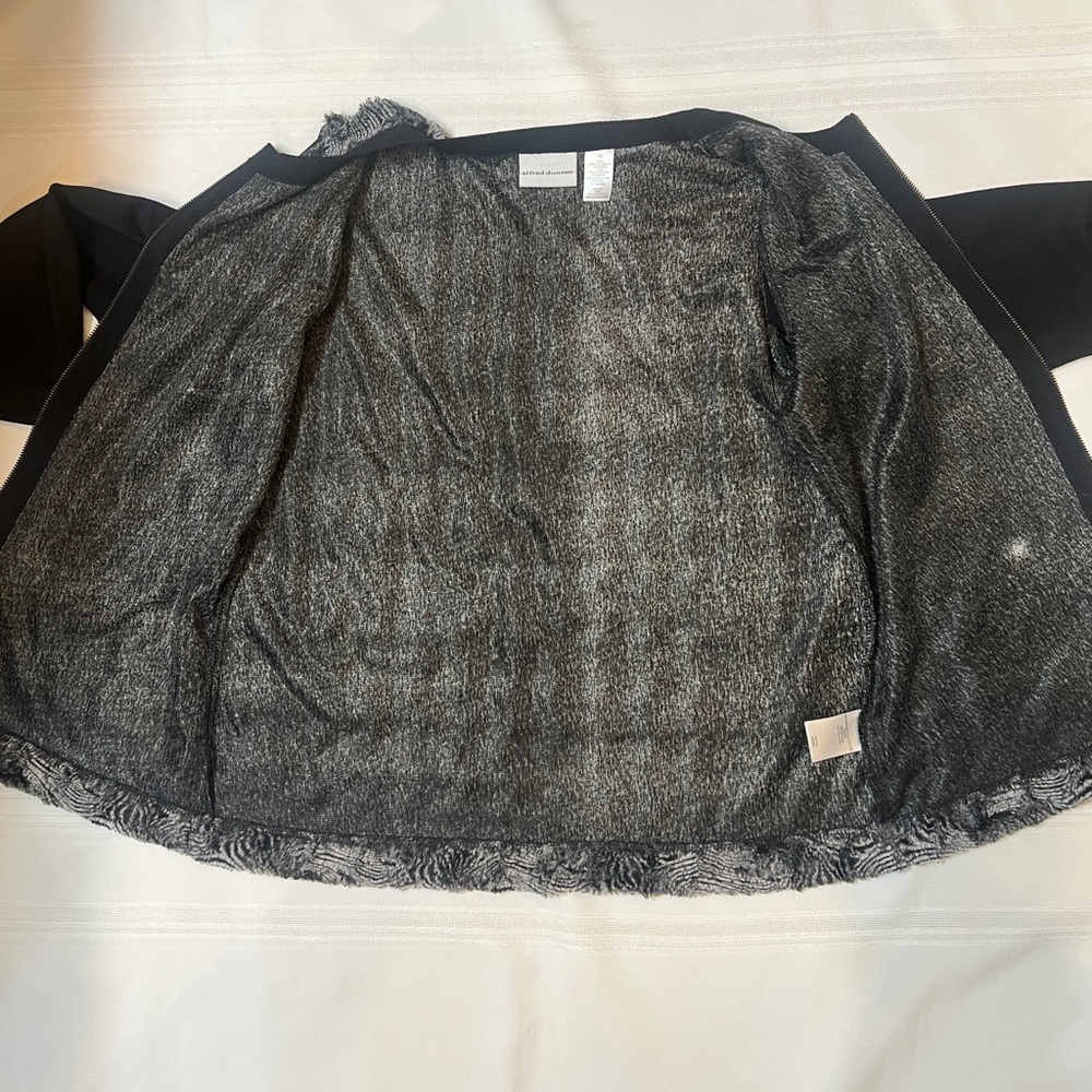 Alfred Dunner Faux Chinchilla Fur Full‎ Zip
Cardigan Sweater Jacket Sz 10 EUC - Picture 6 of 11